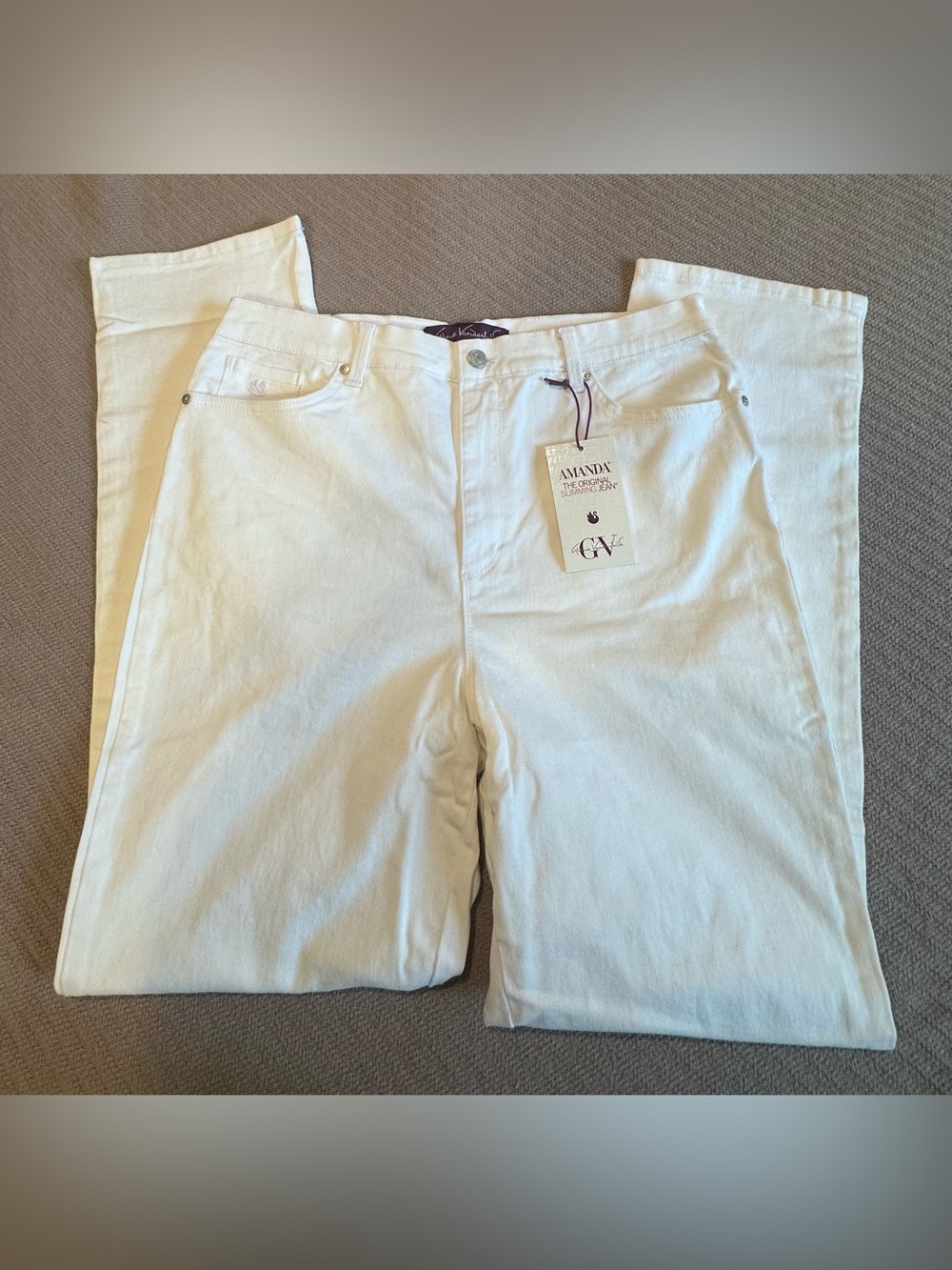 AMANDA by Gloria Vanderbilt White Denim Jeans. Size 14 Long. NWT